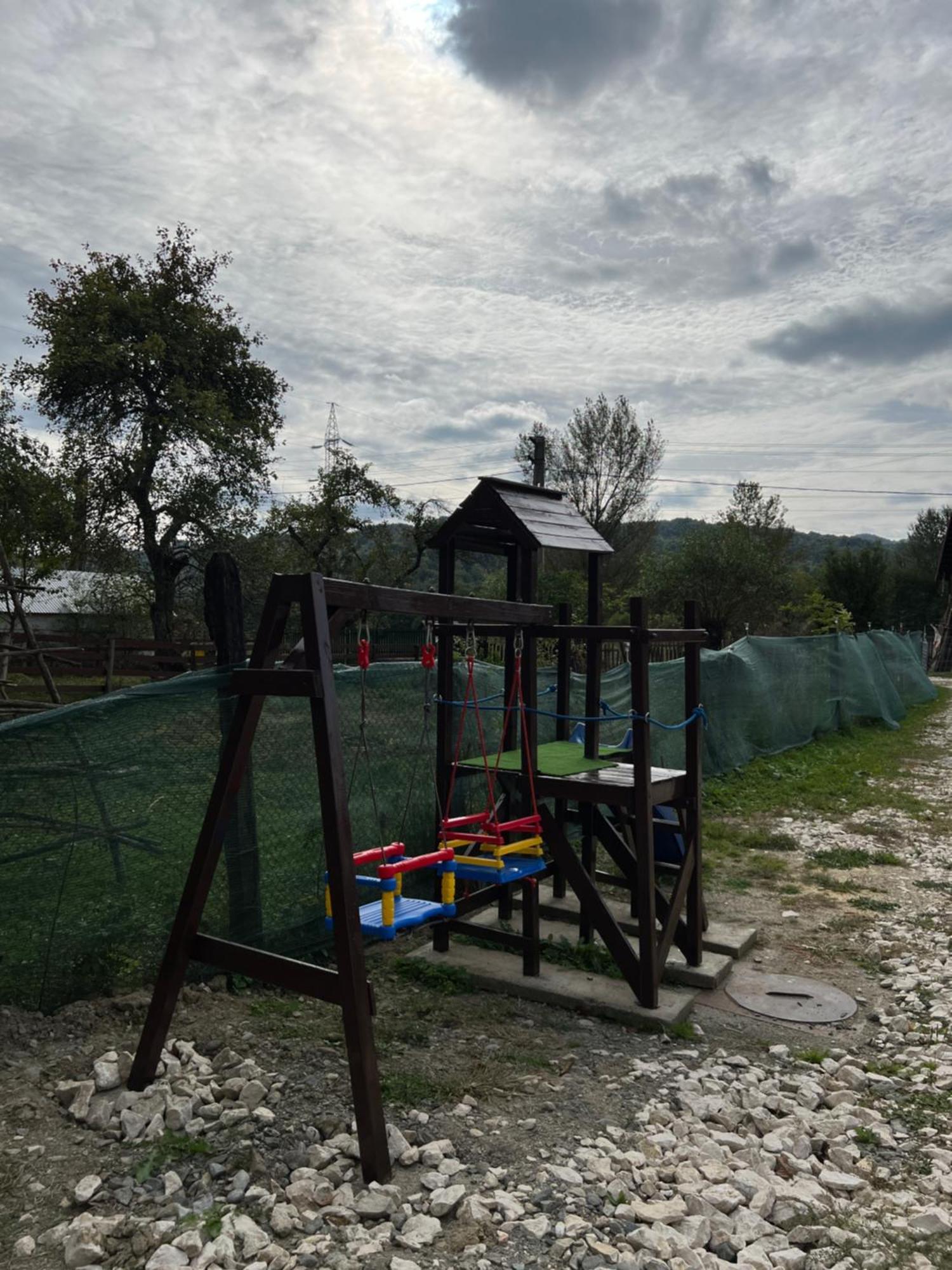 Vila Casa Lupilor Transfagarasan Căpăţîneni-Ungureni Exteriér fotografie